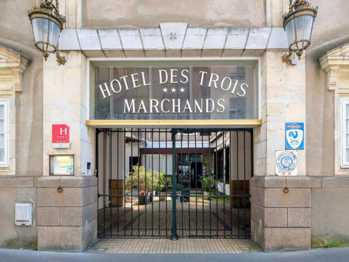 2F T2 - NANTES : Hôtel des Trois Marchands